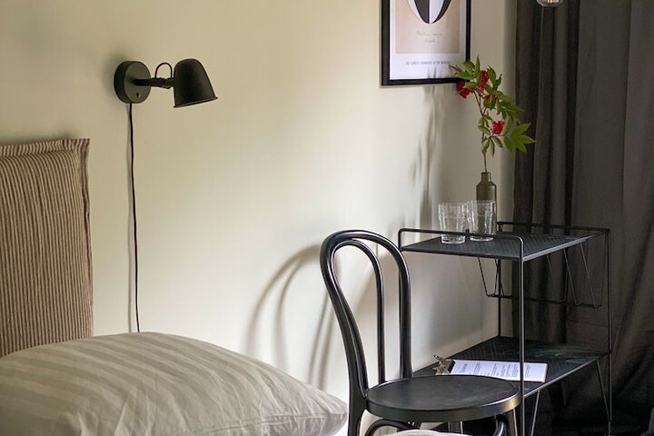 Room 4 of 20