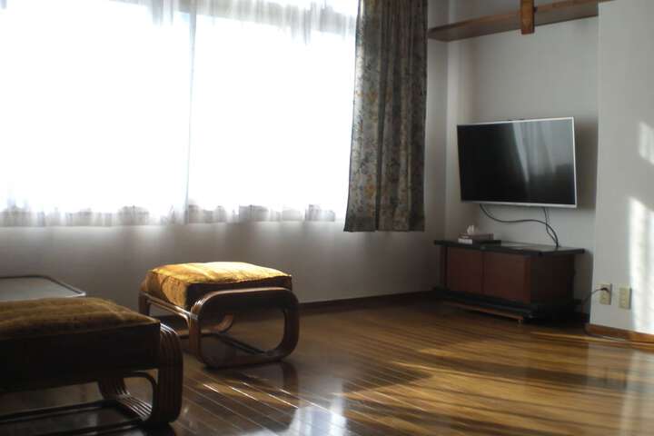 Room 8 of 61