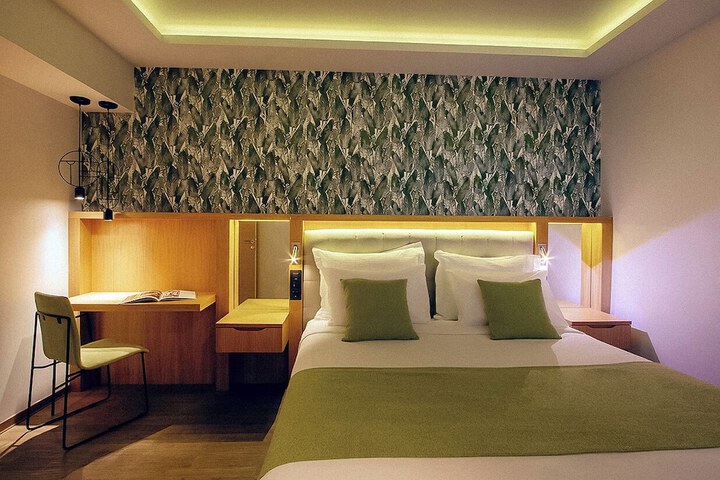Room 75 of 159