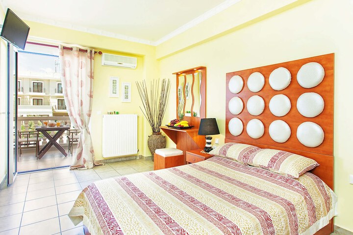 Room 14 of 36