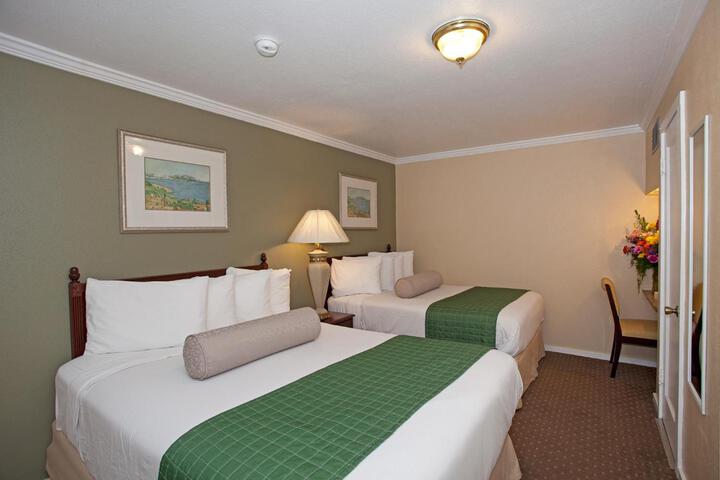 Room 32 of 65