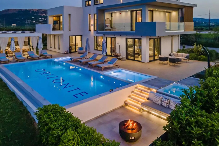 Pool 11 of 19