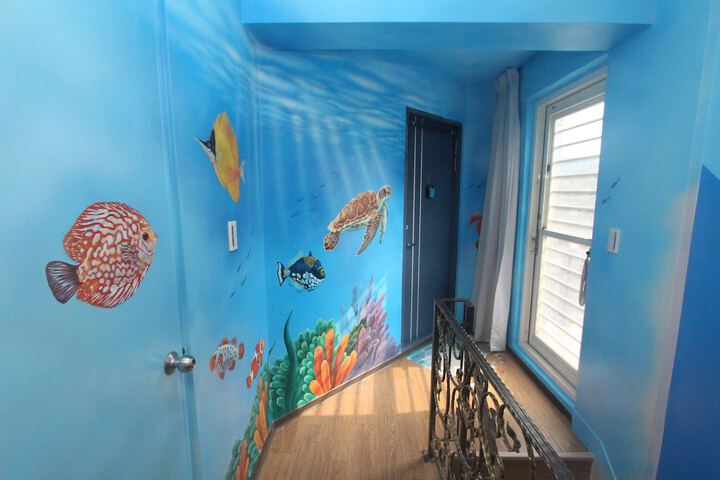 Room 83 of 246