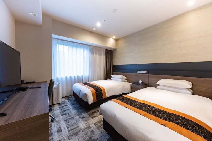 Room 5 of 40