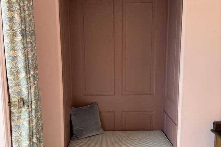 Room 51 of 111