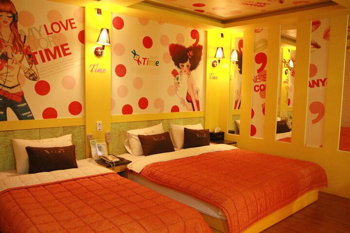 Room 44 of 84