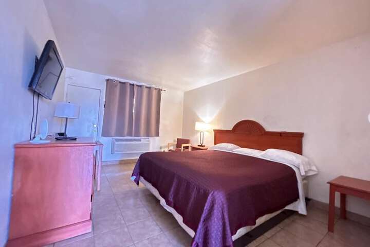 Room 12 of 38