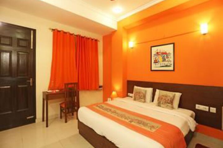 Room 12 of 21