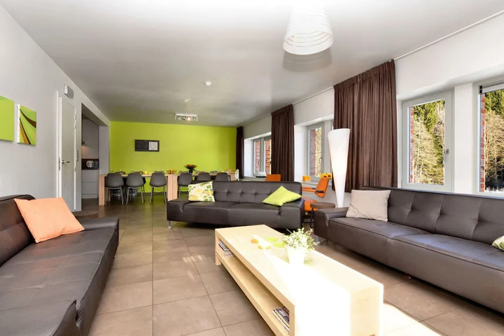 Room 6 of 22