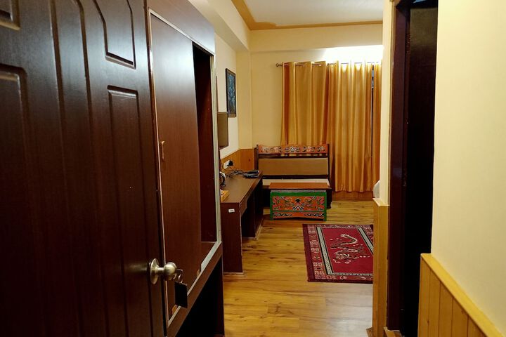 Room 17 of 48