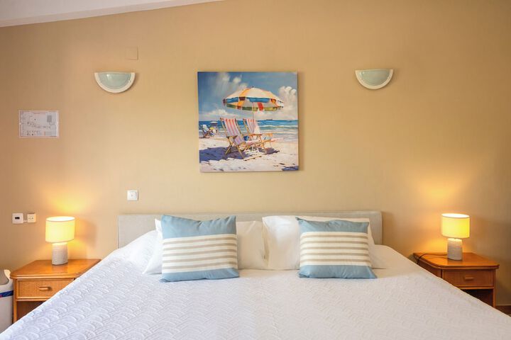 Room 18 of 65