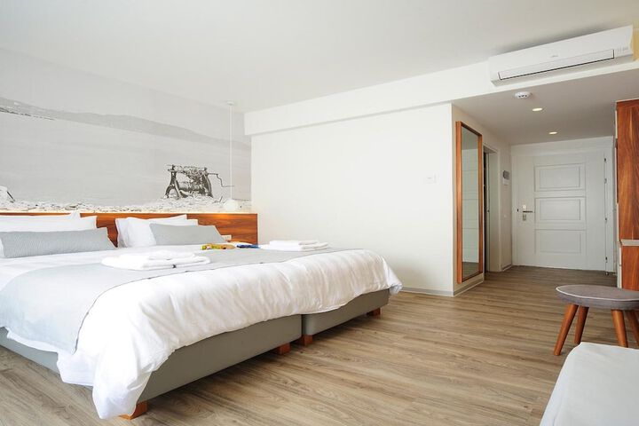 Room 47 of 171