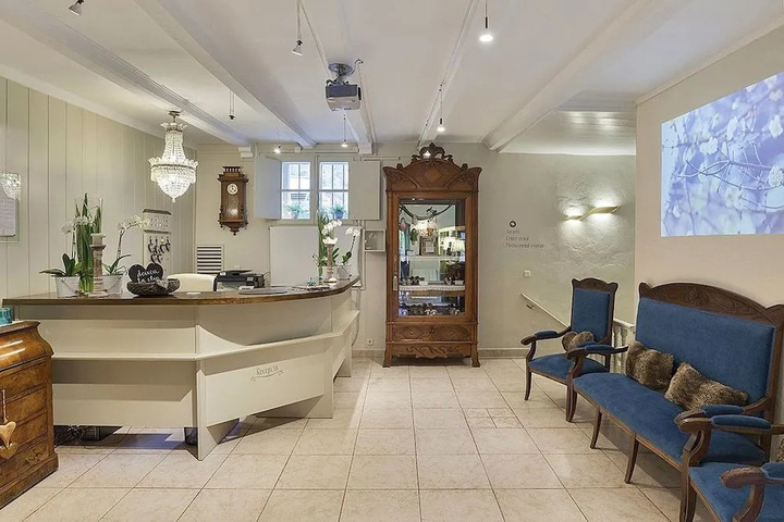 Lobby Entry