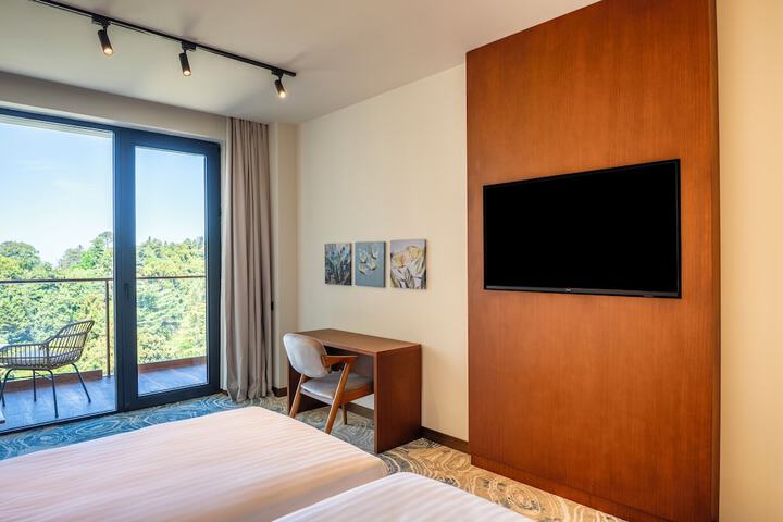 Room 25 of 59