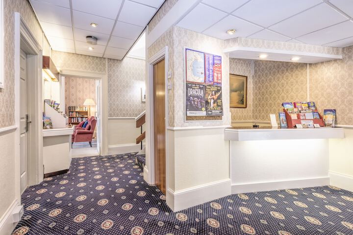 Guest Lobby