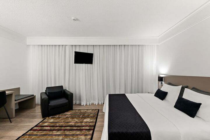 Room 34 of 83