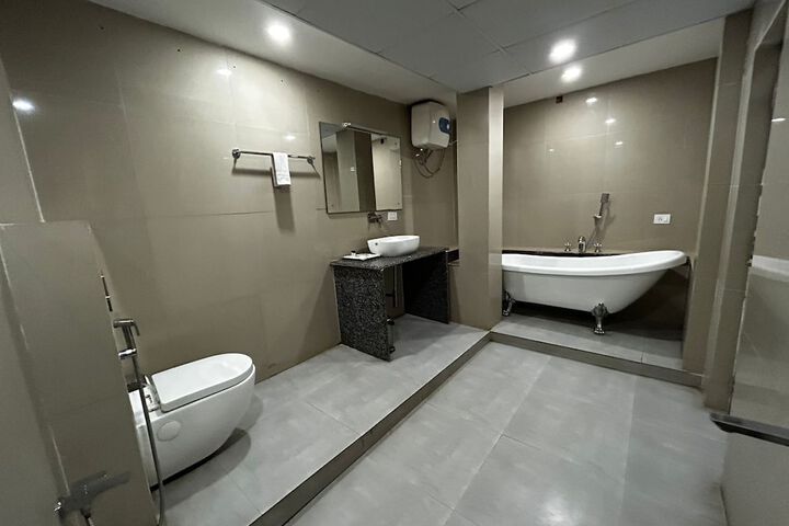 Room 12 of 22