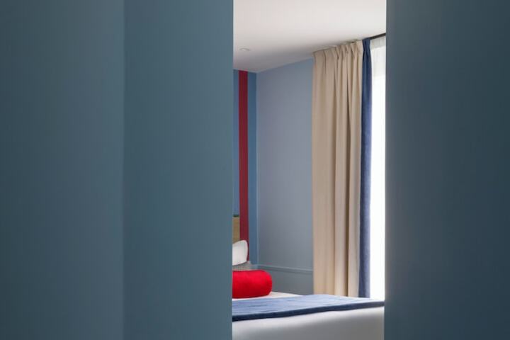 Room 26 of 75