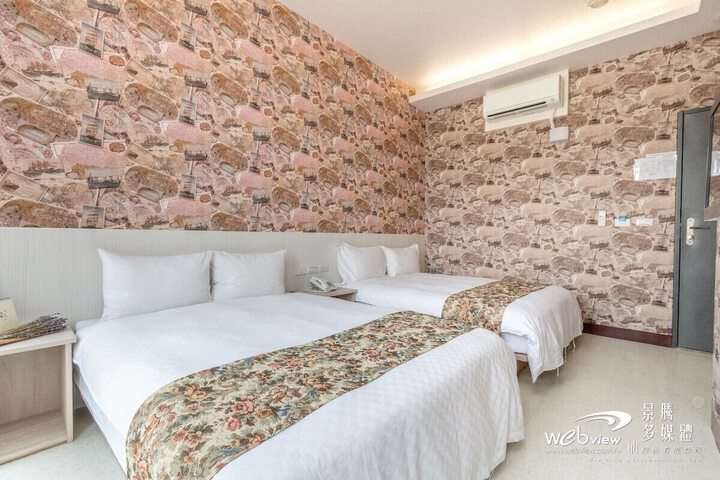 Room 10 of 47