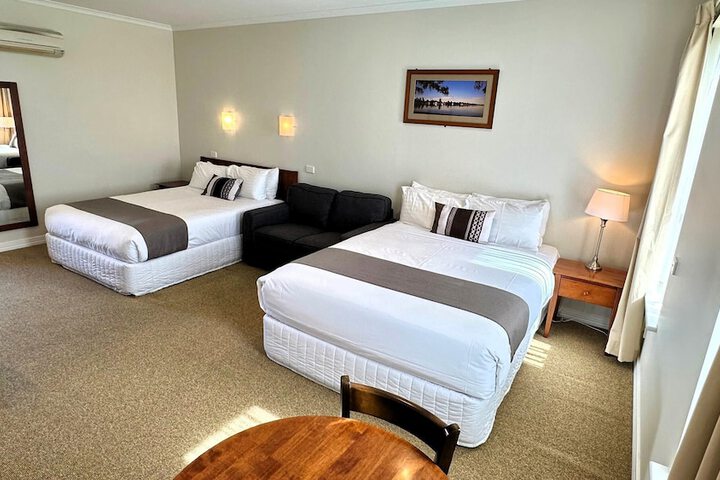 Room 11 of 24