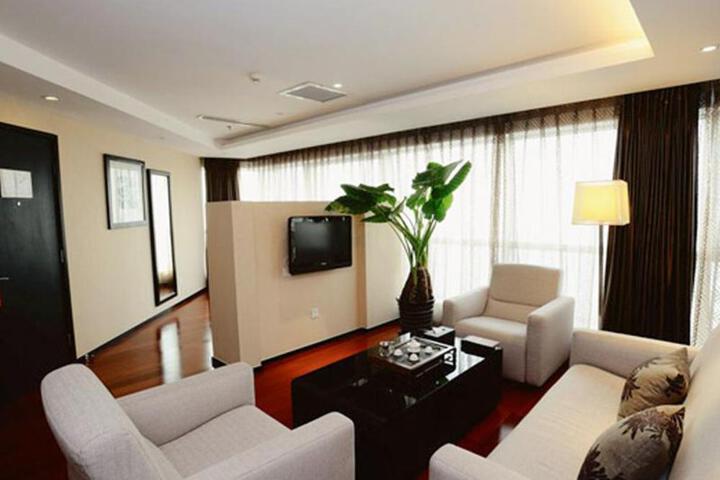 Donghuang Kaili Hotel