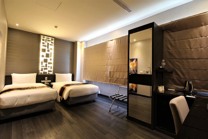 Room 26 of 64