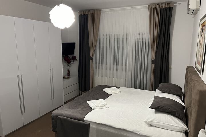 Room 33 of 58