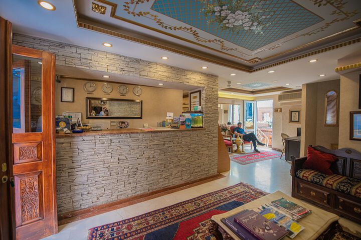 Guest Lobby