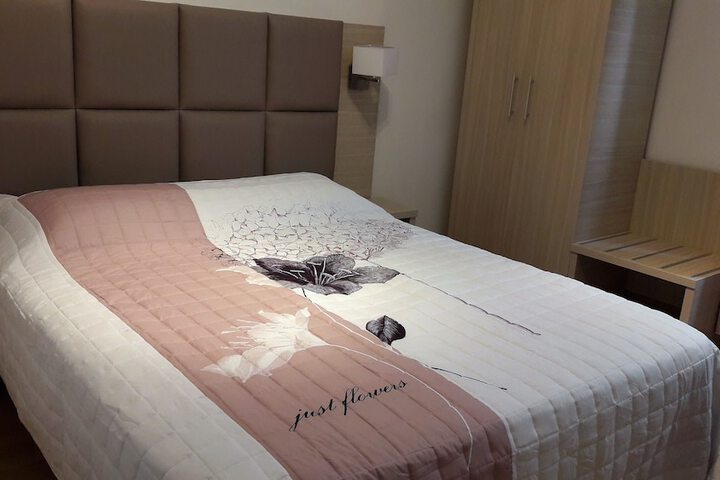 Room 10 of 50