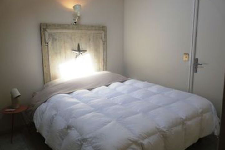 Room 12 of 30