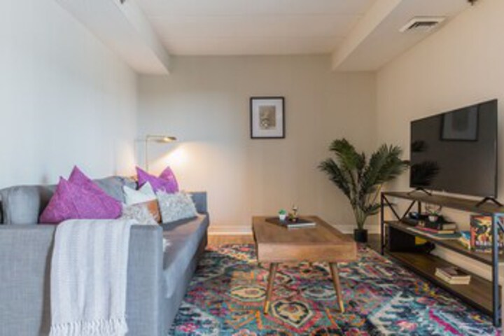 Room 32 of 307