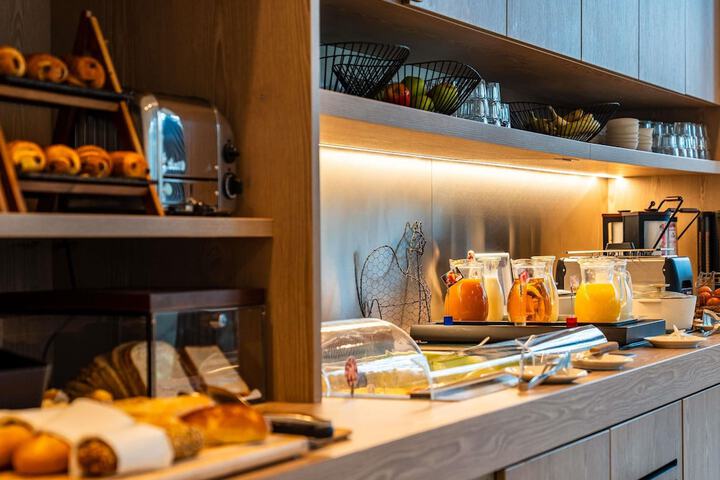 Breakfast area