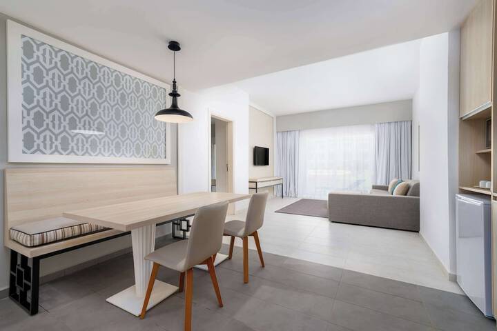 Room 38 of 102