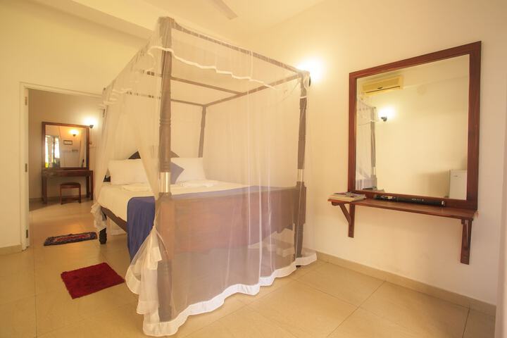 Room 9 of 70