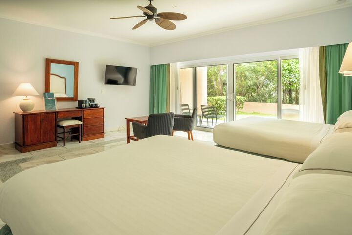 Room 12 of 120
