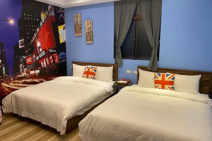 Room 5 of 14