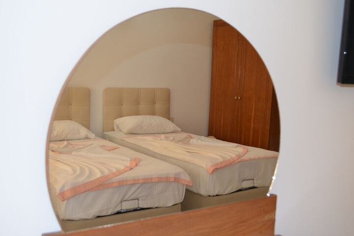 Room 12 of 39