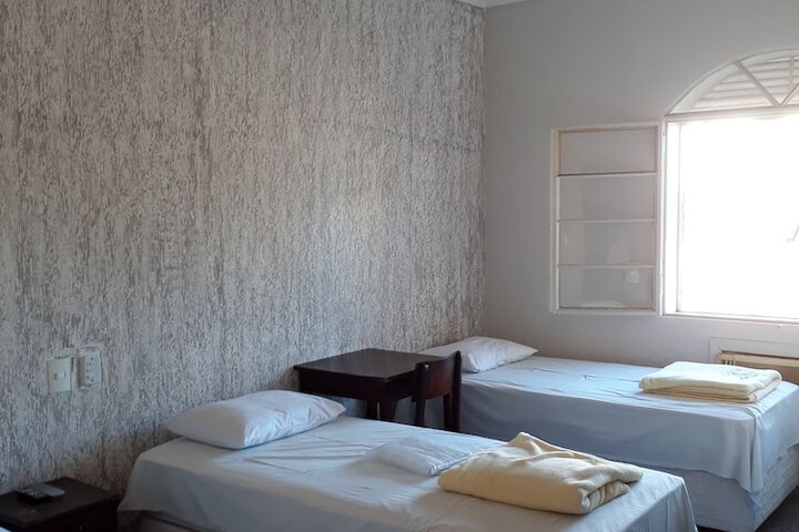 Room 25 of 98