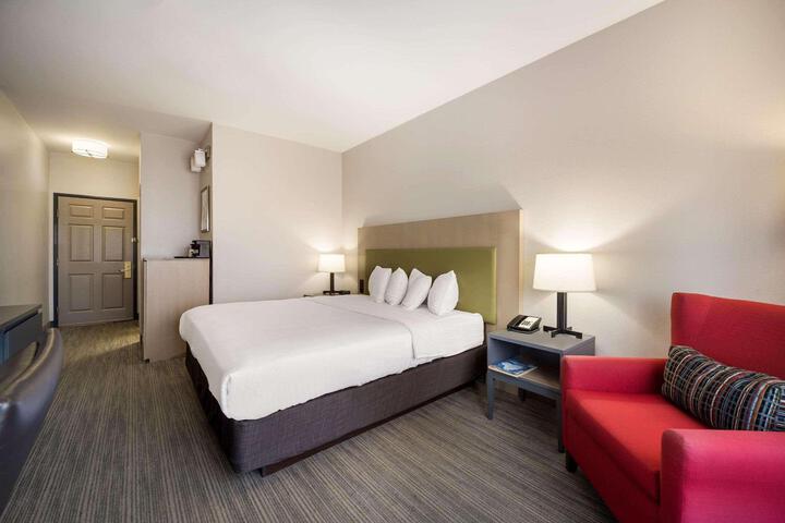 1 King Bed (14 of 22)