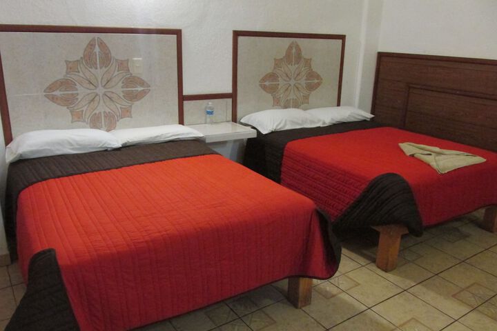 Room 14 of 78