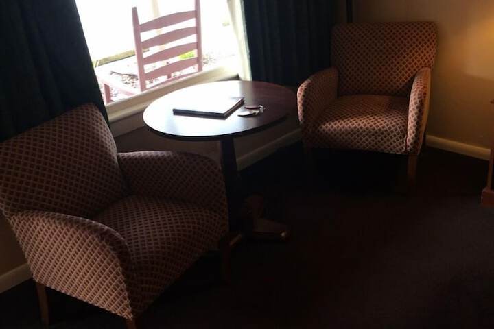 Room 10 of 37