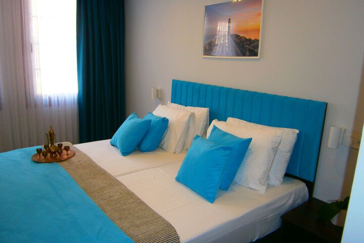 Room 5 of 51