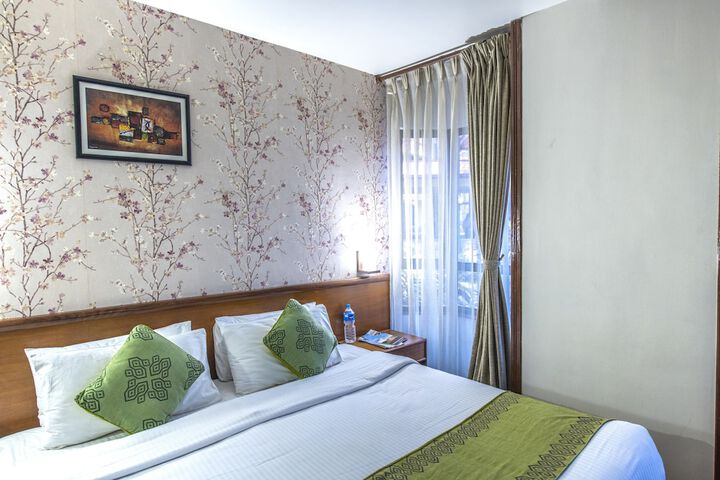 Room 8 of 36