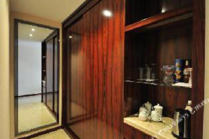 General 9 of 17