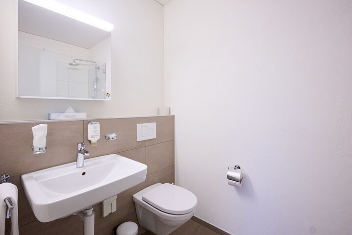 Room 14 of 28