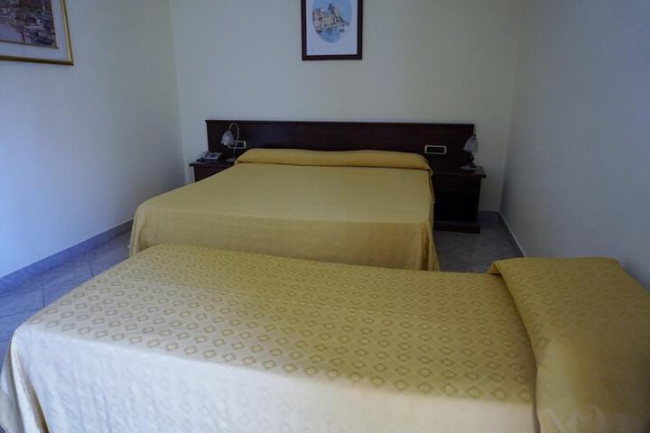 Room 23 of 54