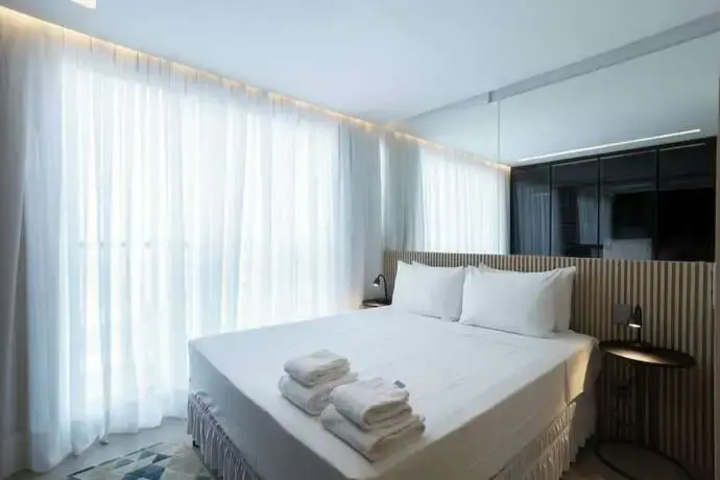 Room 4 of 11
