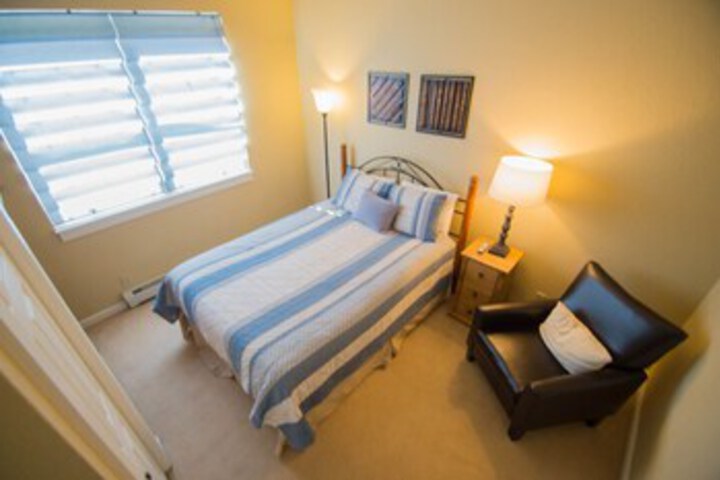 Room 33 of 40