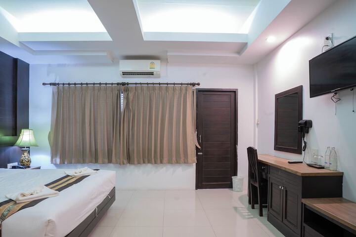 Room 15 of 48