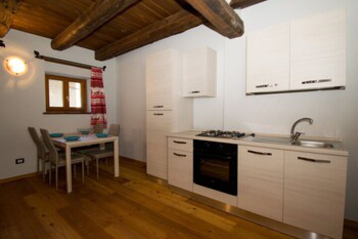 Room 17 of 27